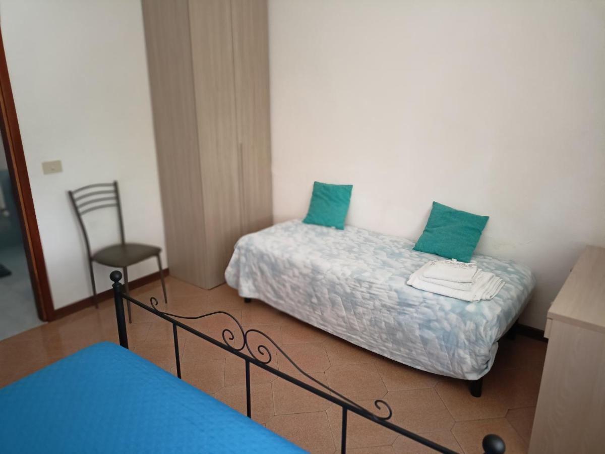 Marco - Camere Con Bagno Privato Vicino Al Centro Foligno Eksteriør bilde