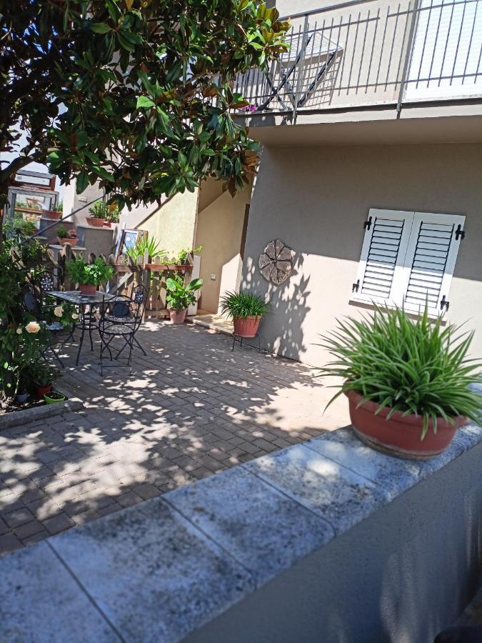 Marco - Camere Con Bagno Privato Vicino Al Centro Foligno Eksteriør bilde